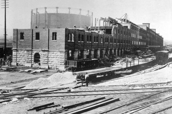 Historic photo of construction of the B&O freight house, now Longworth Hall in 1904