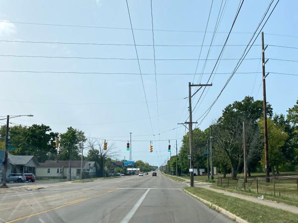 A typical view of the Dayton & Western route along 3rd Street at Victory Drive