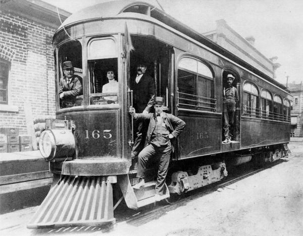 Historic photo of a Dayton & Western car at the Richmond terminal on 8th Street upon completion of the route in 1903