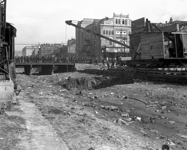 Historic photo of excavation for the subway in the Miami & Erie Canal at Vine Street