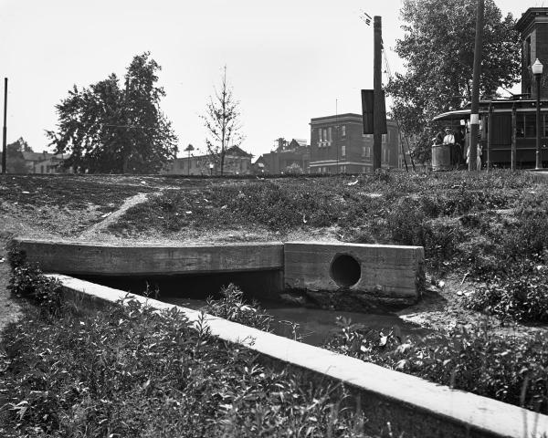 Historic photo of the Miami & Erie Canal at Vine Street in St. Bernard on July 9, 1924