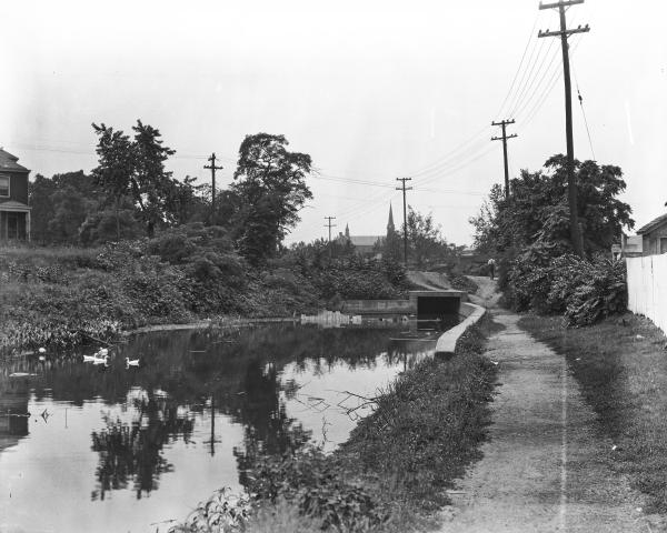 Historic photo of the Miami & Erie Canal north of Ross Avenue in St. Bernard on July 8, 1924