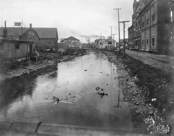 Historic photo of the Miami & Erie Canal in Middletown in 1927