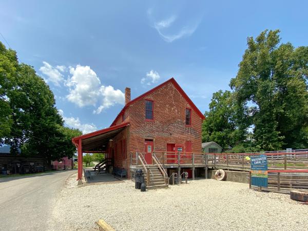 Metamora grist mill, which installed a water wheel in the canal lock to use for water power