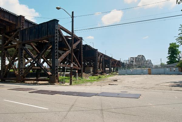 The northern approach to the C&O Bridge