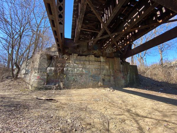Cincinnati & Whitewater Canal aqueduct abutment on the west side of the I&O CIND, former Big Four, Great Miami River bridge in Cleves