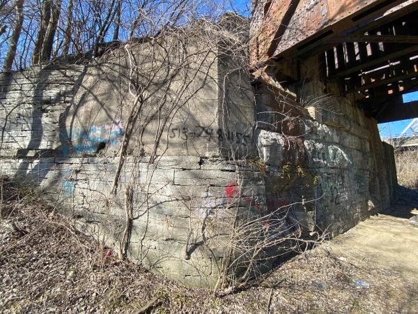 Close-up of the Cincinnati & Whitewater Canal aqueduct abutment on the west side of the I&O CIND, former Big Four, Great Miami River bridge in Cleves