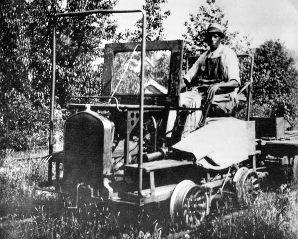 Cincinnati & Westwood homemade motor car at an unknown location
