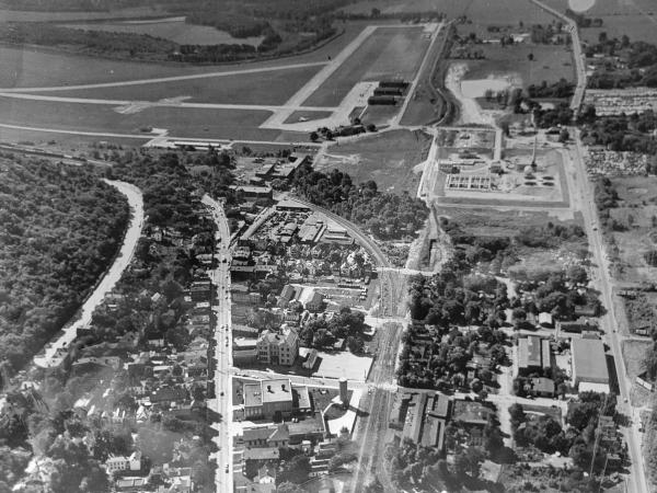Historic aerial of Columbia-Tusculum showing the PRR/Little Miami Railroad and CG&P Railroad connection heading towards Lunken Airport