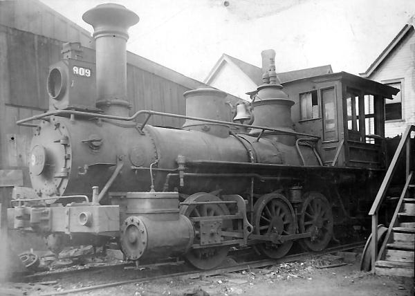 Historic photo of CG&P locomotive 909, probably at Carrel Street