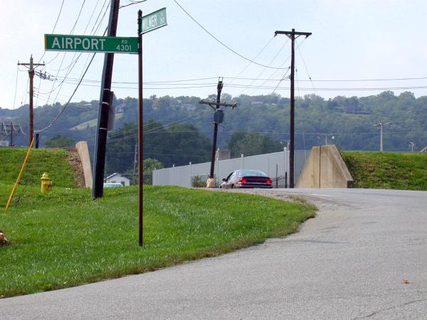 CG&P ROW at Wilmer and Airport south of Lunken Airport