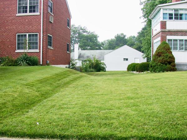 CG&P ROW at Burney Lane, just north of Ambar Avenue in Mt. Washington