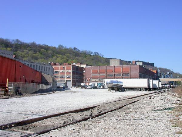 CH&D track crossing Gest Street in Lower Price Hill