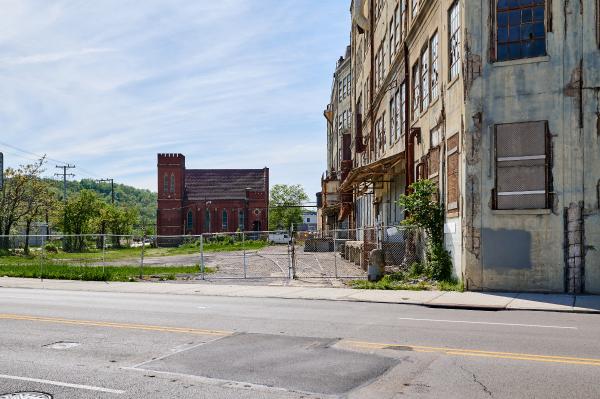 CH&D and Cincinnati & Westwood tracks on the south side of the Lunkenheimer Valve Company factory on Beekman Avenue,
