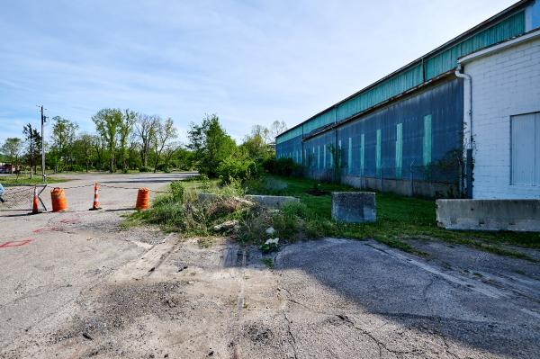 A more recent view of the CH&D track crossing Millcreek Road in South Cumminsville