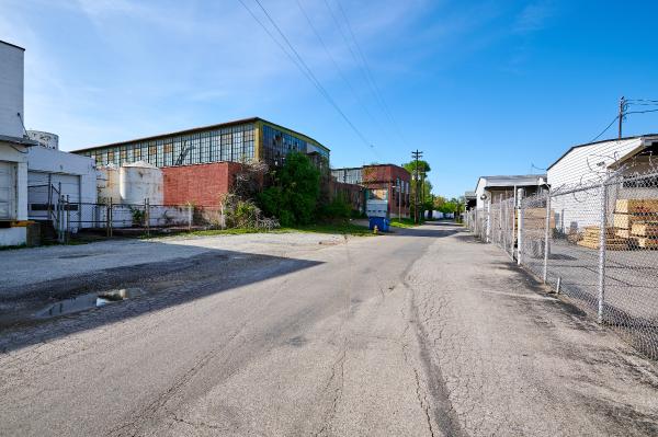 CH&D industrial spur at Llewellyn Street north of Millcreek Road in South Fairmount