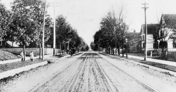 Historic photo of CL&A tracks on Gracely Drive at Cherokee Avenue