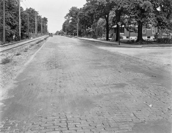 Historic photo of C&LE tracks at Hamilton and Reid Avenues in College Hill