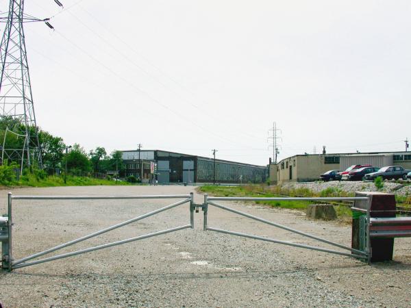 CL&N ROW and small yard location between Woodburn and Dana Avenues in Evanston near Xavier University