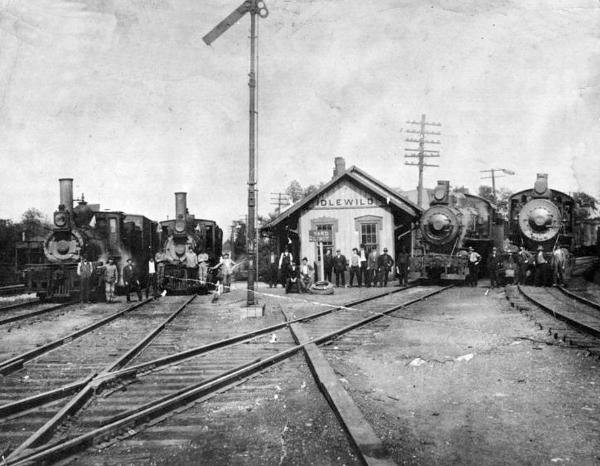 Historic photo of the CL&N and N&W Hyde Park Branch Idlewild station at Dana Avenue