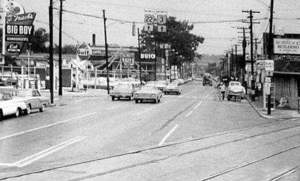 Historic photo of the CL&N crossing Montgomery Road at Lafayette and Cameron Avenue in Norwood
