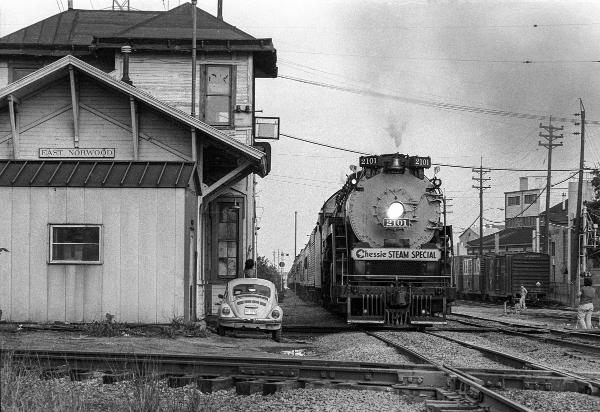 Old photo of the B&O Midland East Norwood station at Forest Avenue in 1979