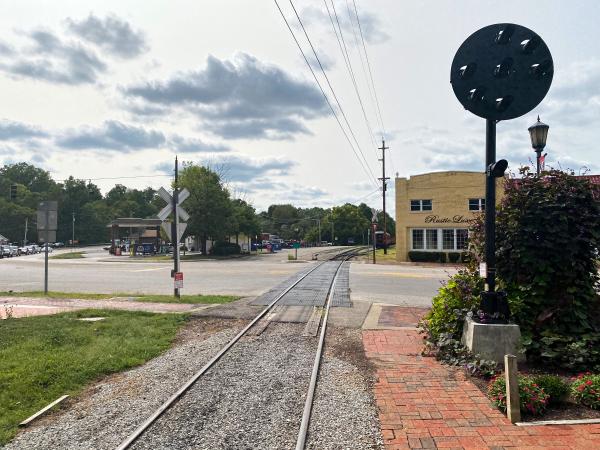 A more recent view of the CL&N line crossing South Broadway in Lebanon