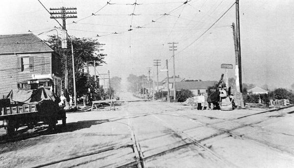 Historic photo of the start of the Dayton & Western tracks at 3rd and Abbey