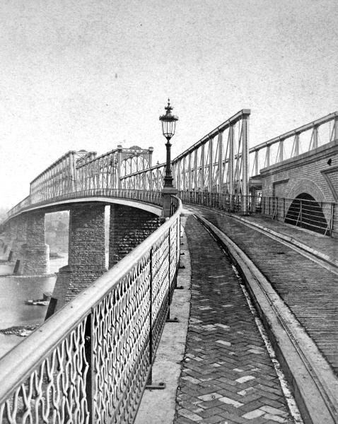 The Newport & Cincinnati Bridge as it appeared between its initial construction in 1872 and major rebuilding in 1897