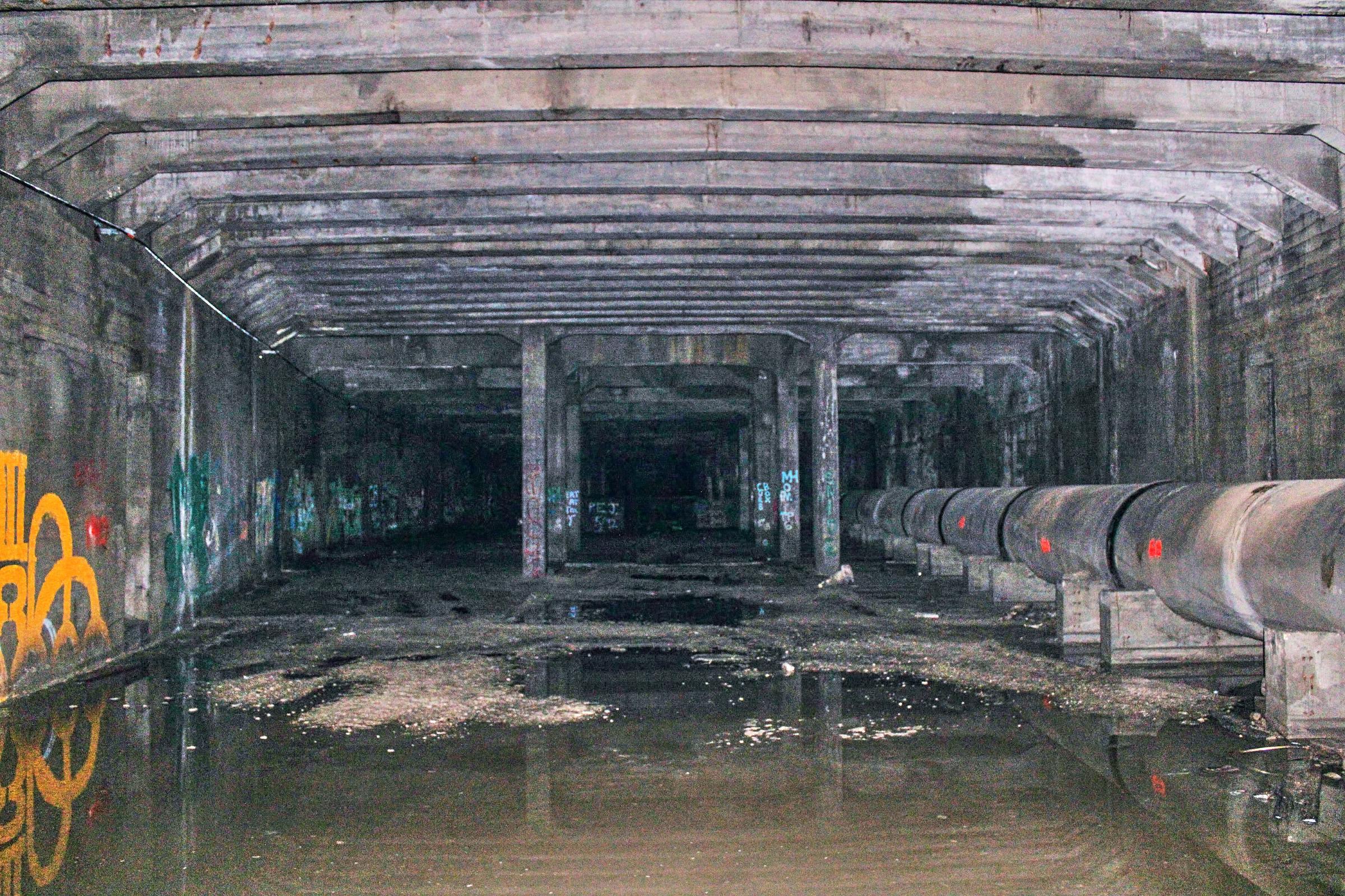 0028_Race_st_sb_entrance