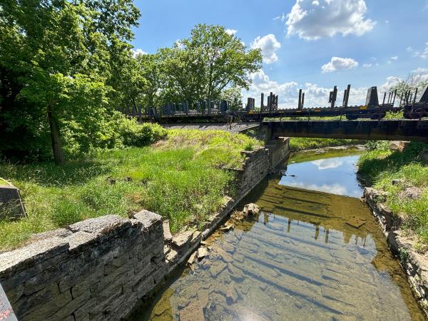 Miami & Erie Canal aqueduct remnants over Peters Creek