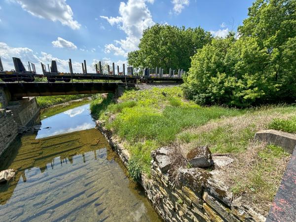 Miami & Erie Canal aqueduct remnants over Peters Creek
