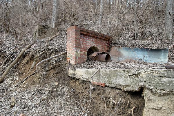 Mariemont's abandoned steam pipes