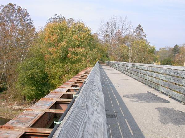 Close-up of the bridge over the Little Miami River