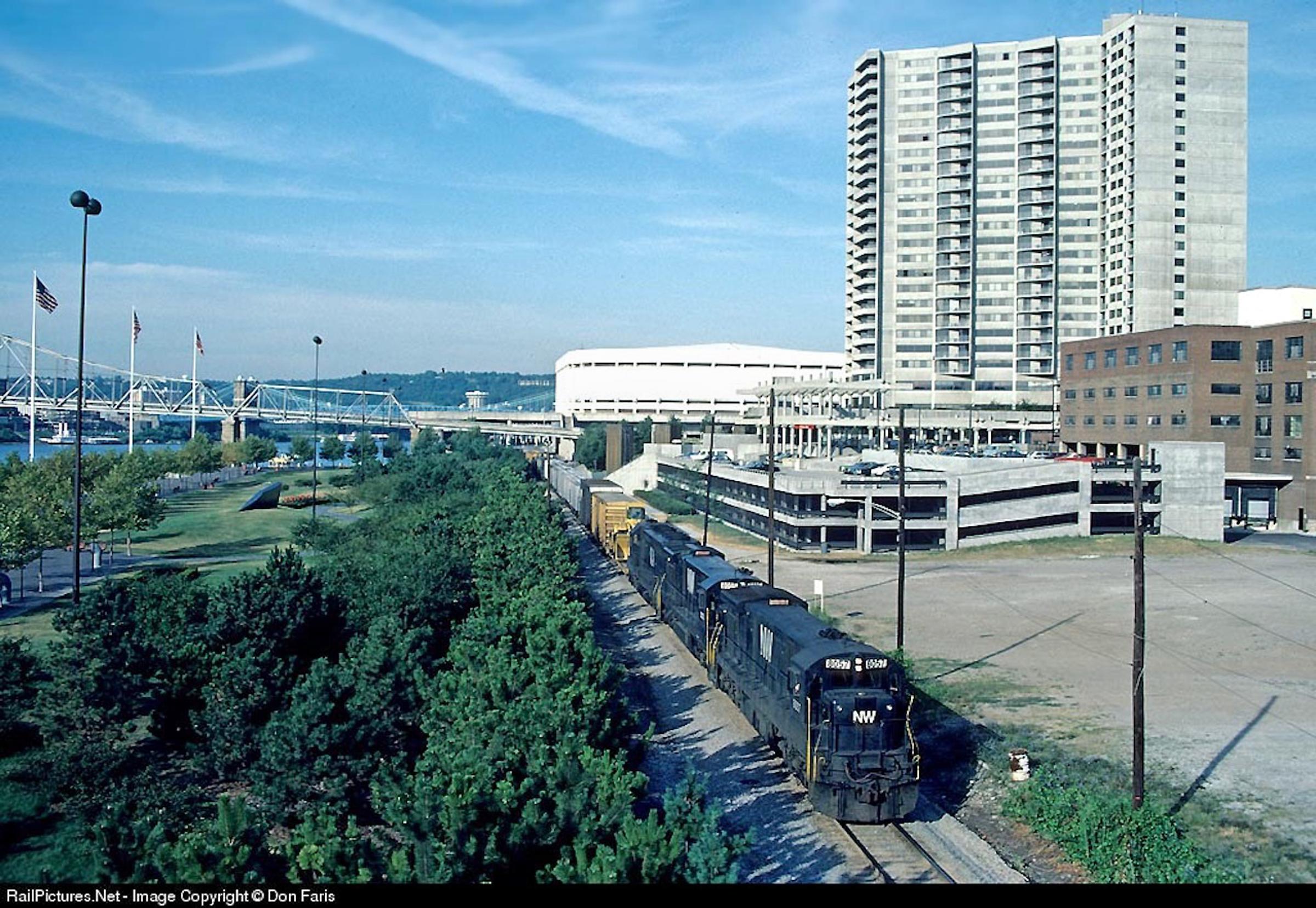 0025_NW_8057_CP80_Cincinnati_OH_DEFaris_080783_jpg