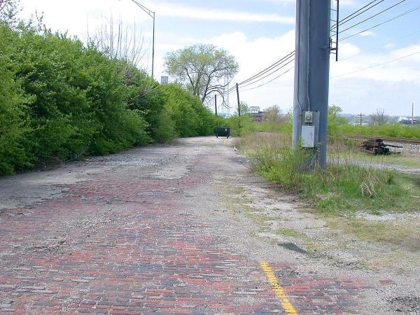 An abandoned road between I-75 and the old B&O line