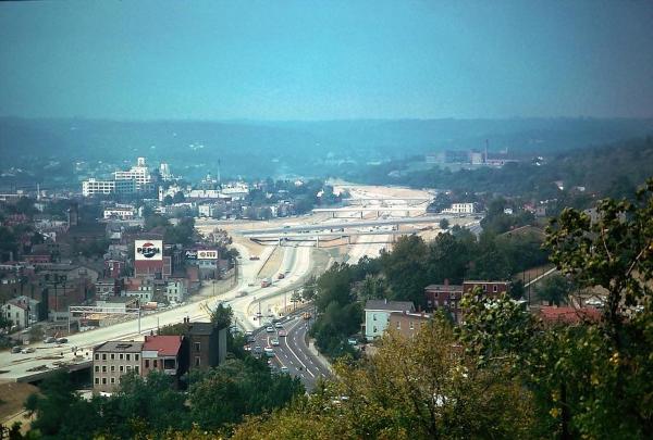 Historic aerial of Camp Washington showing the partially opened I-75 north of Marshall Avenue