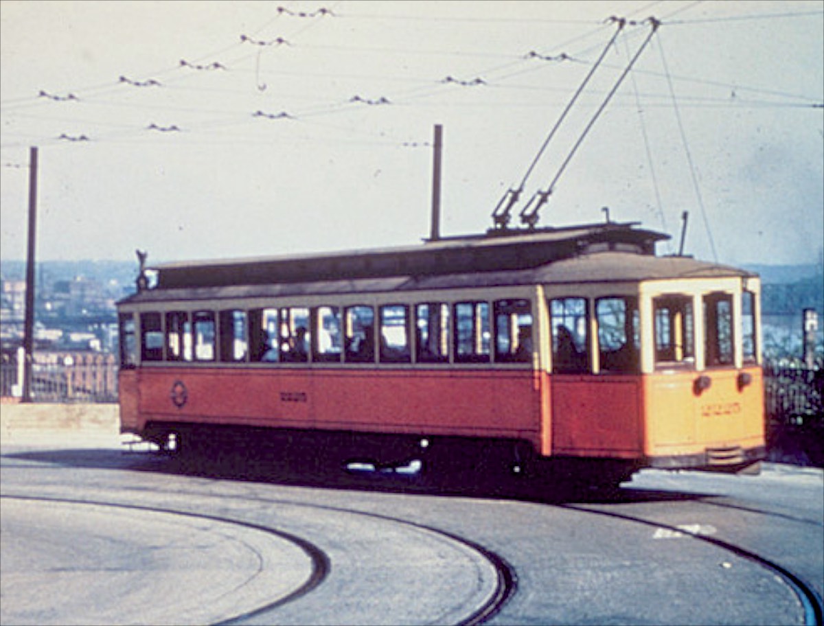 Cincinnati Street Railway Car on Elberon Avenue