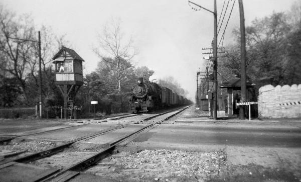Historic photo of the CH&D and Winton Place streetcar crossing at Winton Road