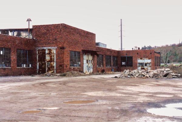 CSR Winton Shops along Mitchell Avenue shortly before demolition